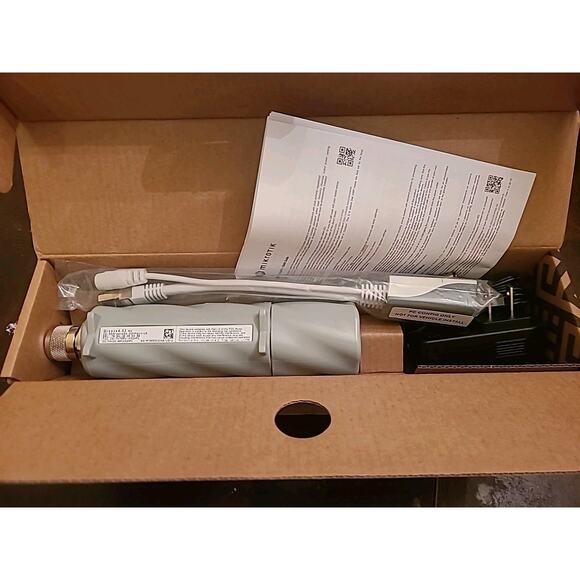 NEW Mikrotik RouterBOARD Groove GA-52HPacn-US GrooveA 52 ac 2.4/5GHz - Picture 1 of 2